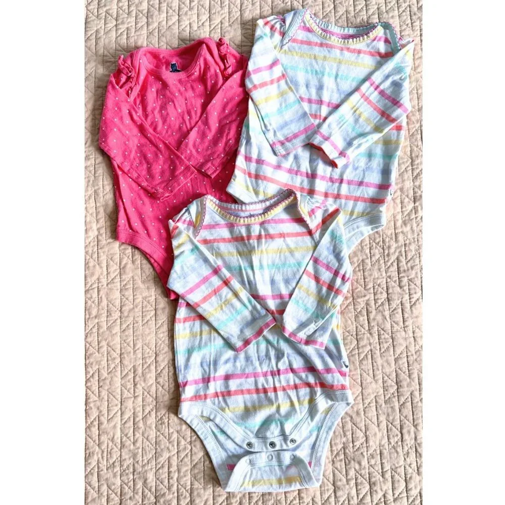 GAP BABY Long Sleeve Onesie 3 Bundle Size 6-18 Months EUC